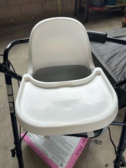 Baby feeding chair