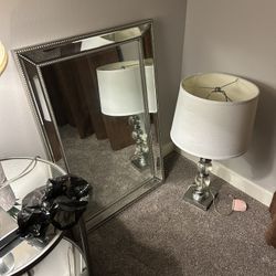 2 Lamps And 2 Round Tables 