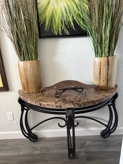 Console/entry table