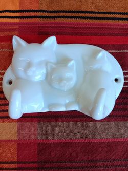 Vtg Avon Kitchen Kittens Wall Hanger 1980 Ceramic Porcelain Cats& Tails