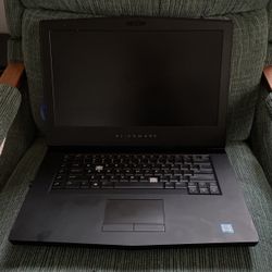 Alienware R15 R3