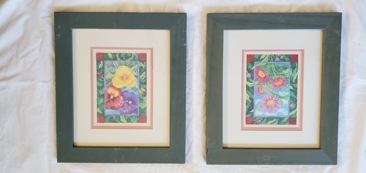 Set of 2 cute framed pictures