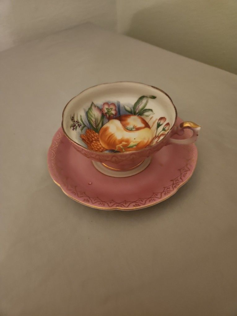 VINTAGE FLORAL PINK TEACUP W/SAUCER