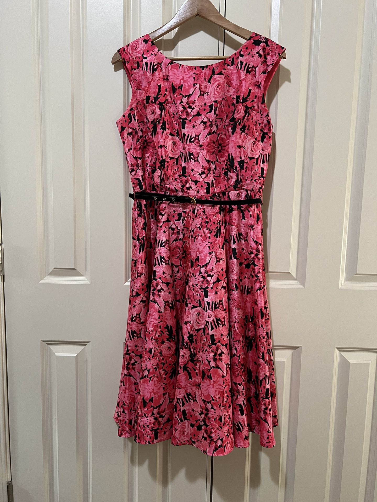 Gabby Skye Dress - Size 10 - Bright Pink Floral Pattern