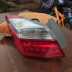 2013-2015 Honda Accord OEM Taillight (Driver's Side) 