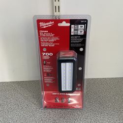 Milwaukee 12v Floodlight 