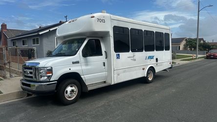 2014 Ford E450 Bus