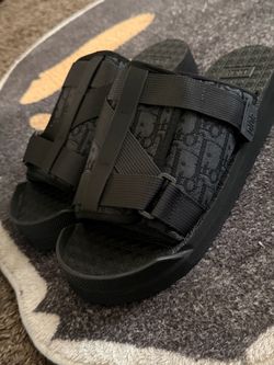 Dior slides