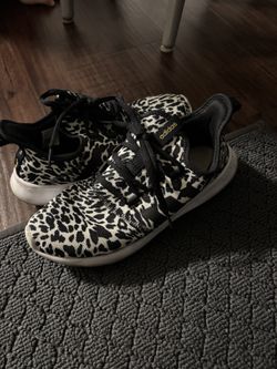 Adidas Leopard Size 9
