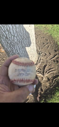 BUCKET OF ( 25) Baseballs "MIXED" IF YOU DO NOT HAVE $85 Please  Do Not Contact Me. Located In Glendora.  Check Out My Page For Other Baseball EQUIPME