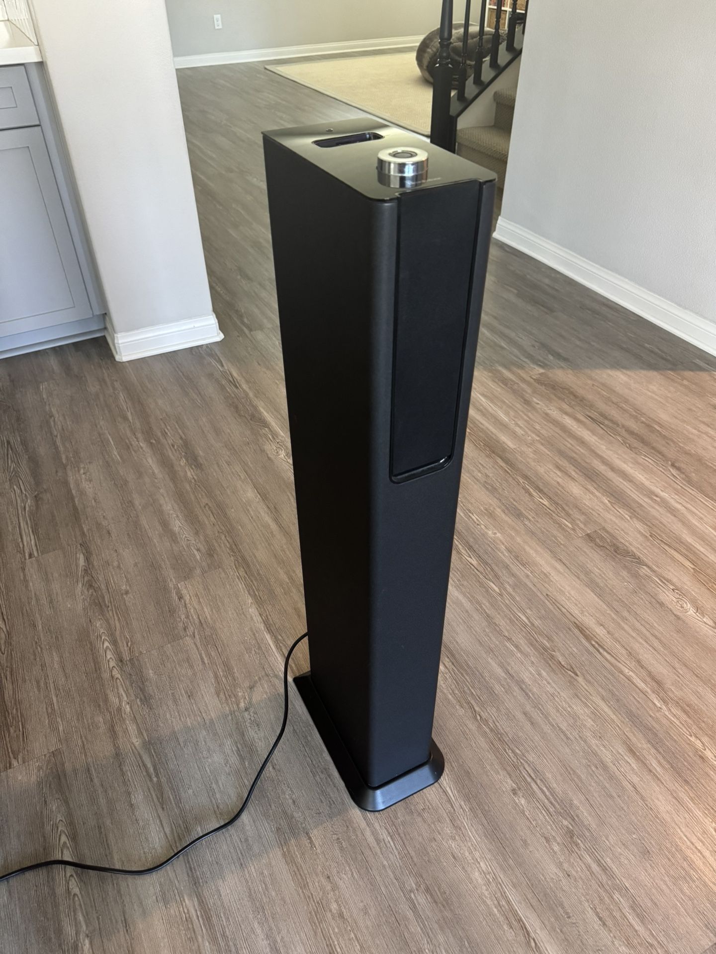 Brookstone Subwoofer Tower Speaker