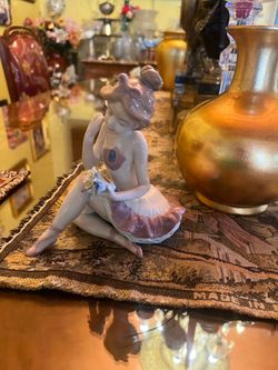 Seated Ballerina Porcelain Figurine Pink Tutu Flowers Unmarked