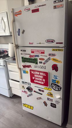 Free refrigerator and freezer