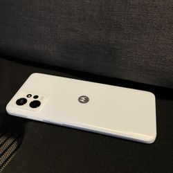 Unlocked Motorola Power 2024 5G MINT - Special Iridescent White Color