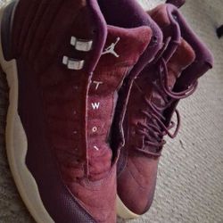 Jordan 12 Bordeaux 