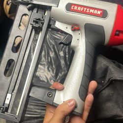 Craftsman pneumatic nailer/stapler