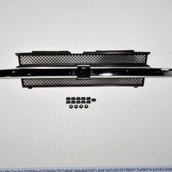 New Front Grille Assembly For 2002 - 2005 Chevy Trailblazer Gm1200477