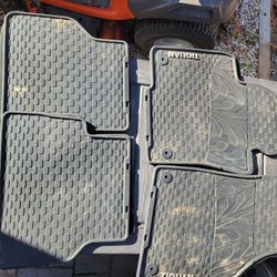 VW Tiguan Floor Mats