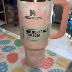 Stanley 40 Oz Brand New Dune Color for Sale in Irvine, CA - OfferUp