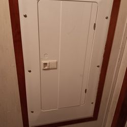 Busco electricista, Lo mas Pronto Posible 