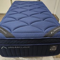 LIKE NEW! DreamCloud Ultra Twin XL Mattress - Delivery Available