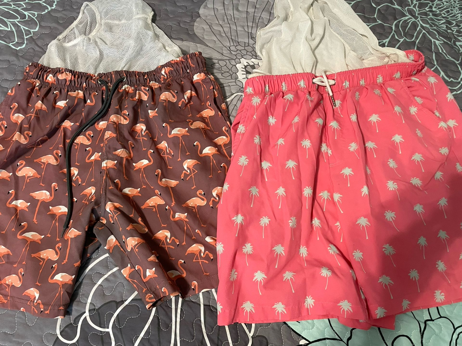 Men’s Bathing Suits Size Sm 31 / 32 With Lining