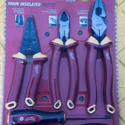 Milwaukee Insulted Tools Set 