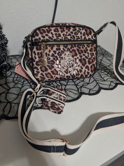 NEW JUICY COUTURE CROSSBODY