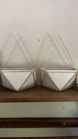Cute white and gold hanging planters