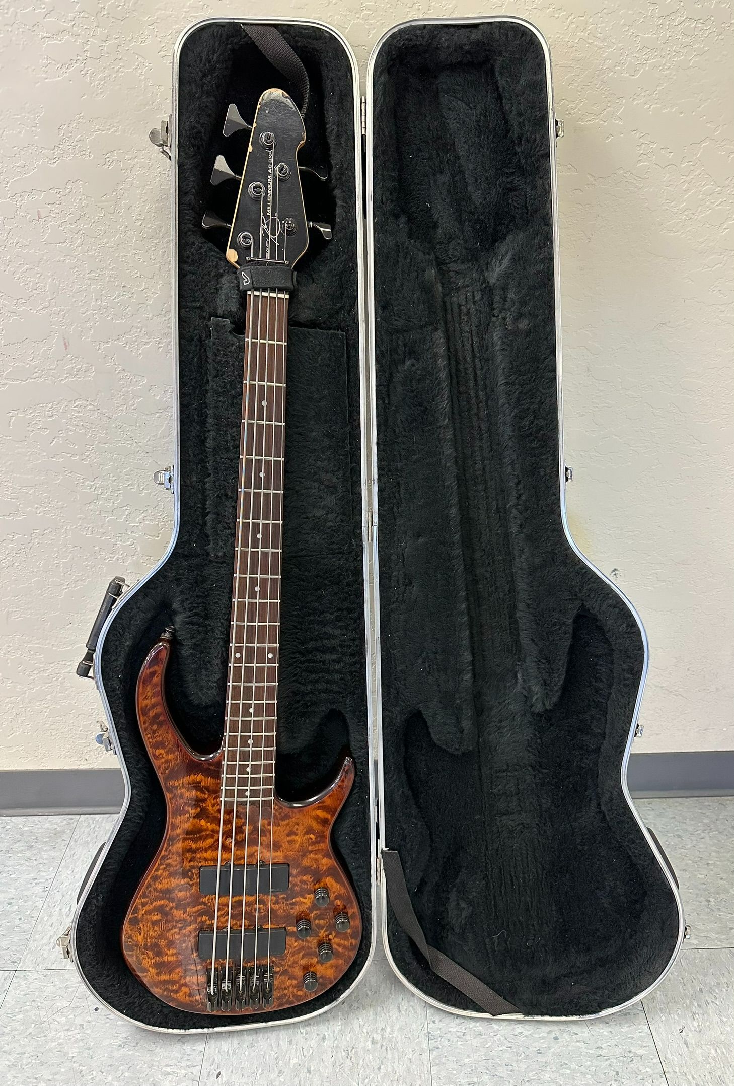 PEAVEY BASS GUITAR AC BXP #30202
