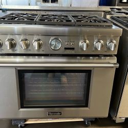 THERMADOR 36”WIDE DUAL FUEL RANGE STOVE 
