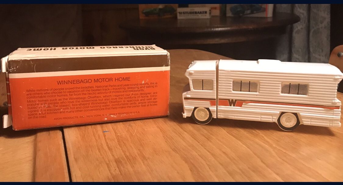 Avon Winnebago Motor Home With Box - Vintage & collectibles 1966