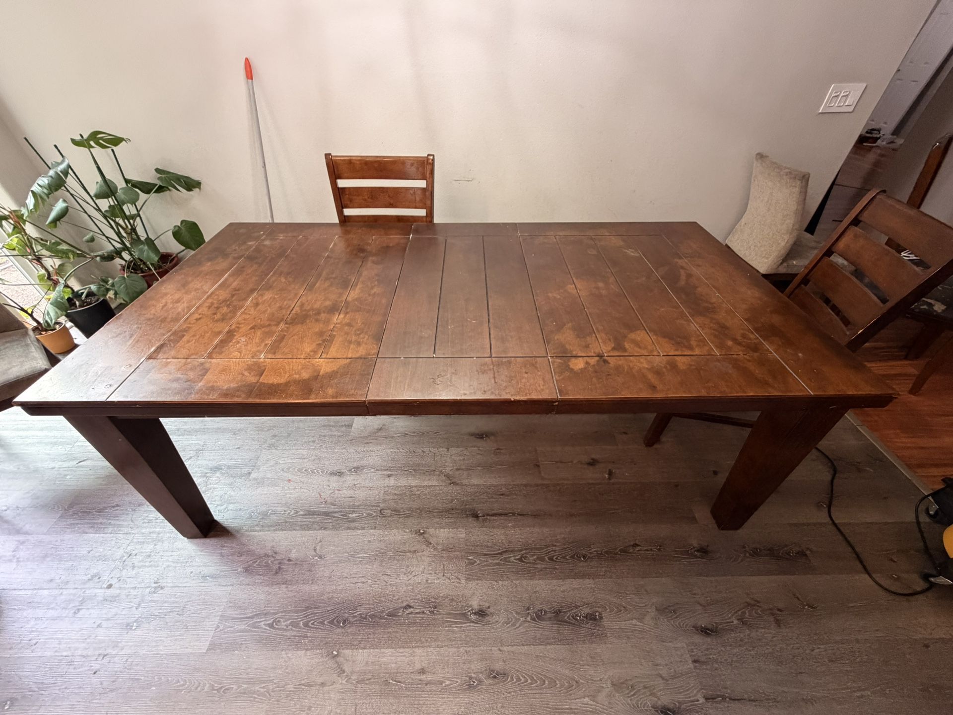 Dining Table & 8 Chairs