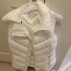 Women’s White Puffer Vest with Hood