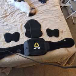 Weight Lifting Belt With Adjustable Pads.