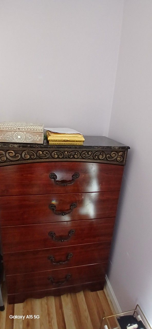 Queen Bedroom Set