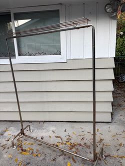 Metal clothes rack