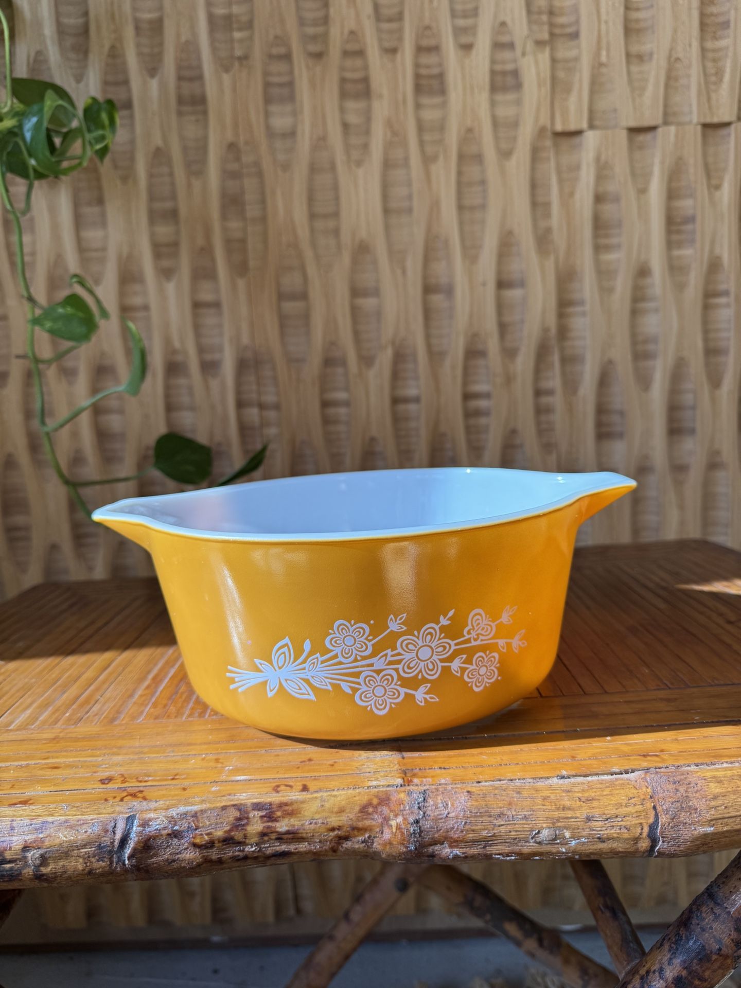 Vintage Pyrex Butterfly Gold Floral 475B 2.5 Quart Yellow White Casserole Dish NO Lid Oven Mix Bowl