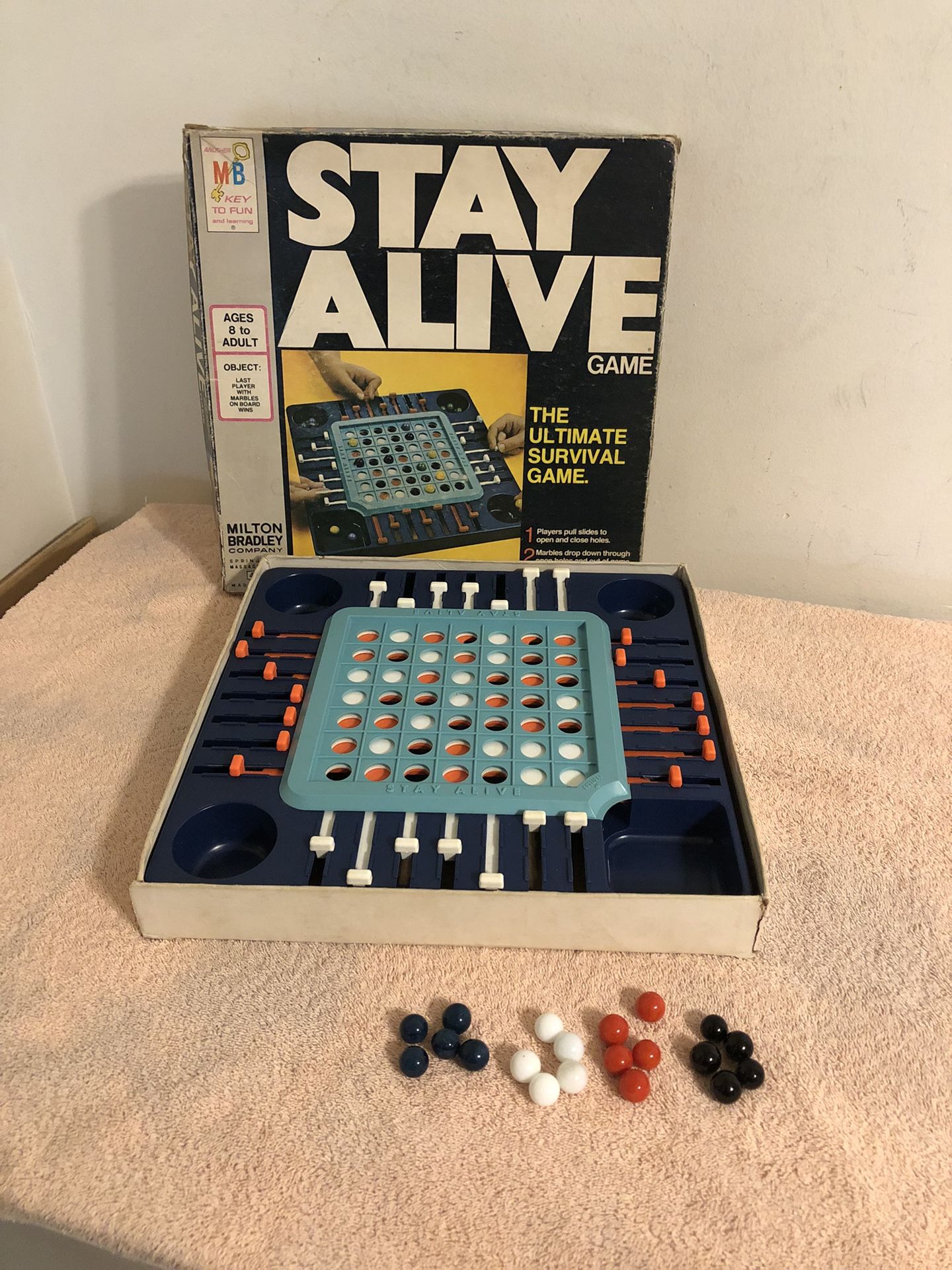 Vintage 1971 Milton Bradley Stay Alive Game #4105 With Glass Marbles Complete