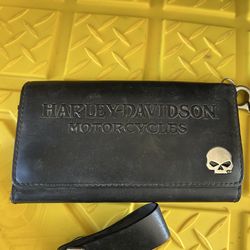 Harley-Davidson Men's Skull Embossed Trucker Biker Chain Leather Wallet, Black