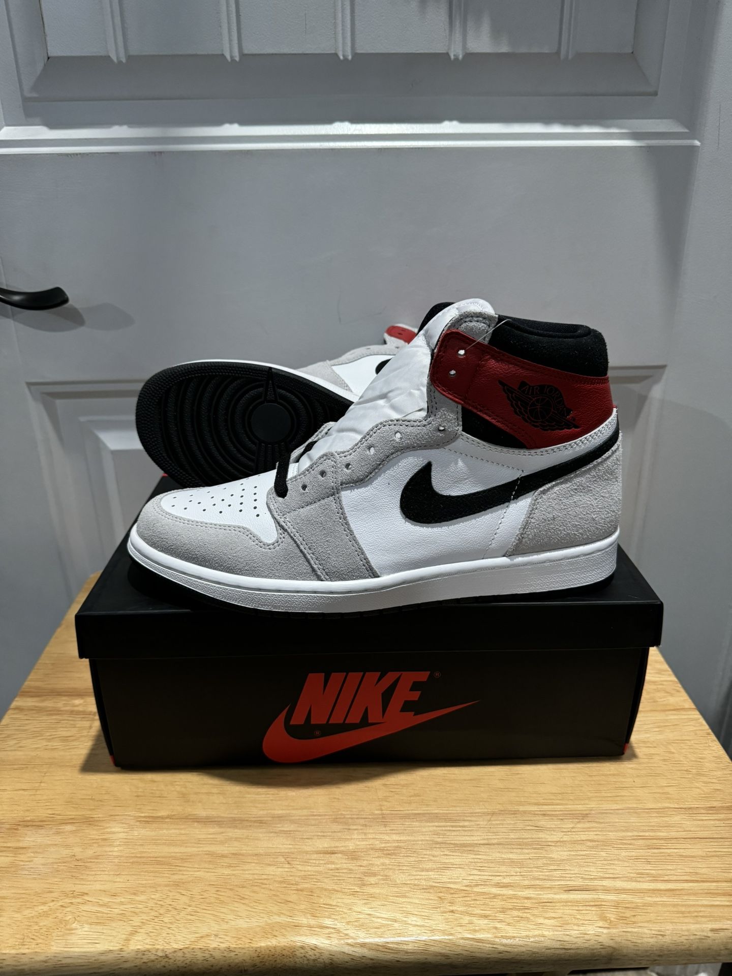 Jordan 1 Retro High Light Smoke Grey