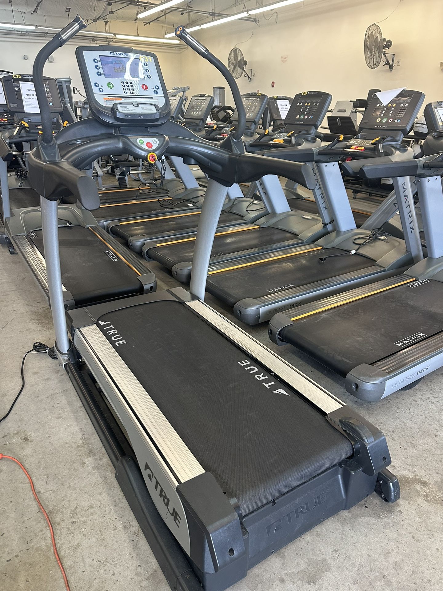 TRUE Fitness Alpine Runner Incline Treadmill