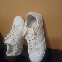 Nike White