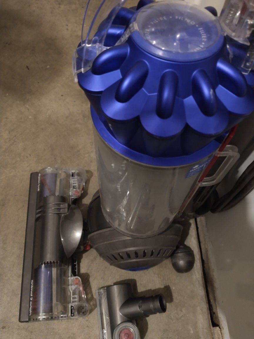 Dyson Animal 2 Vacuum Cleaner