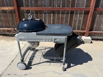 Weber Performer Charcoal Grill