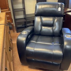 Leatherr Recliner 