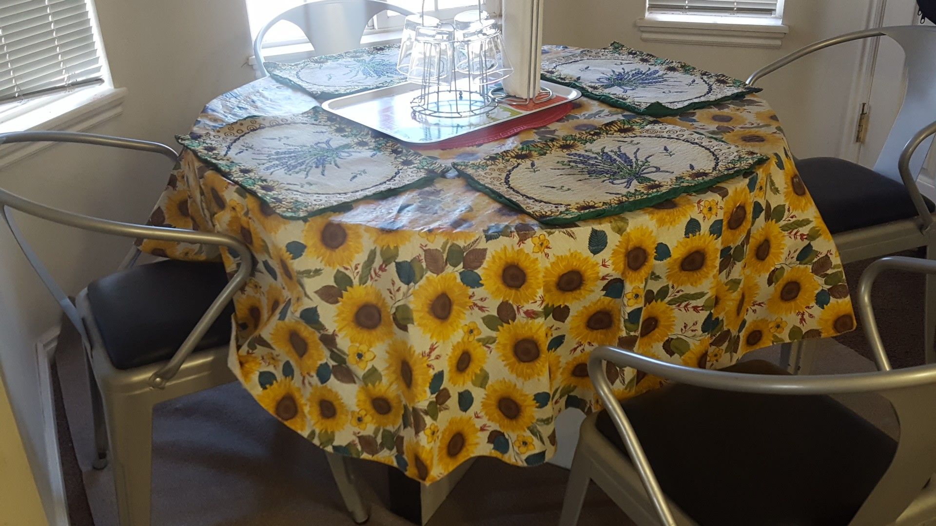 Dinning table set(4 chairs)Moving sale price negotiable.