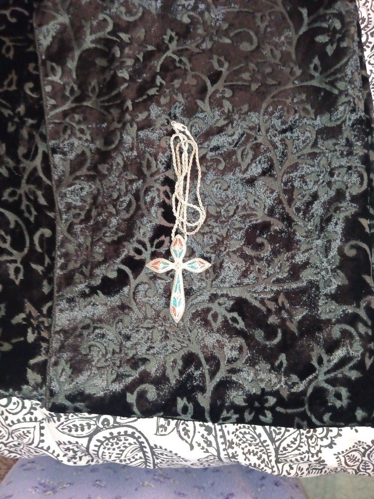 TORQUE & CORAL NECKLACE