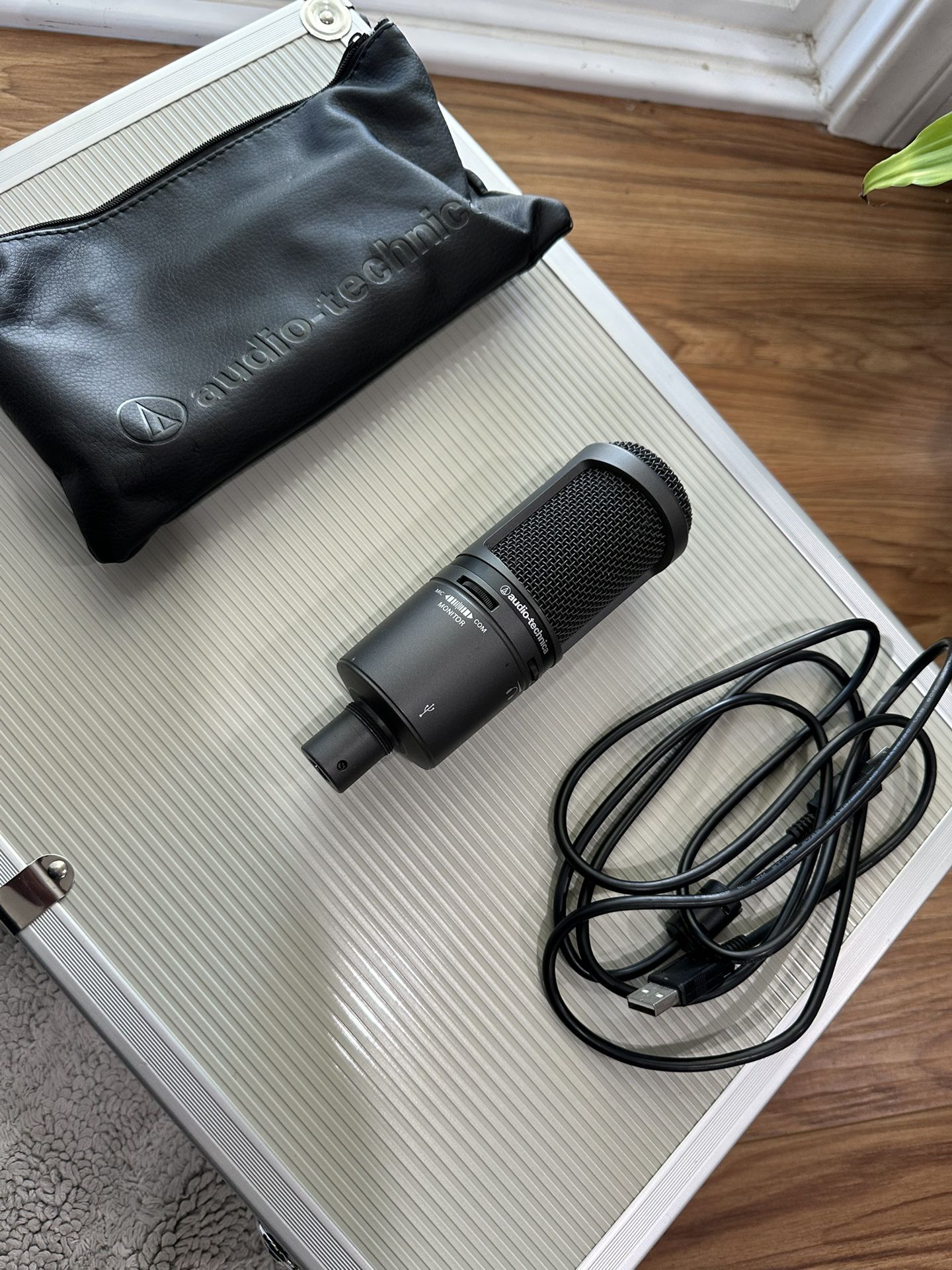 Audio Technica AT2020USB Mic