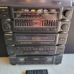 Soundesign Record Player Tape Cassette CD AUX Radio Bookshelf Audio System